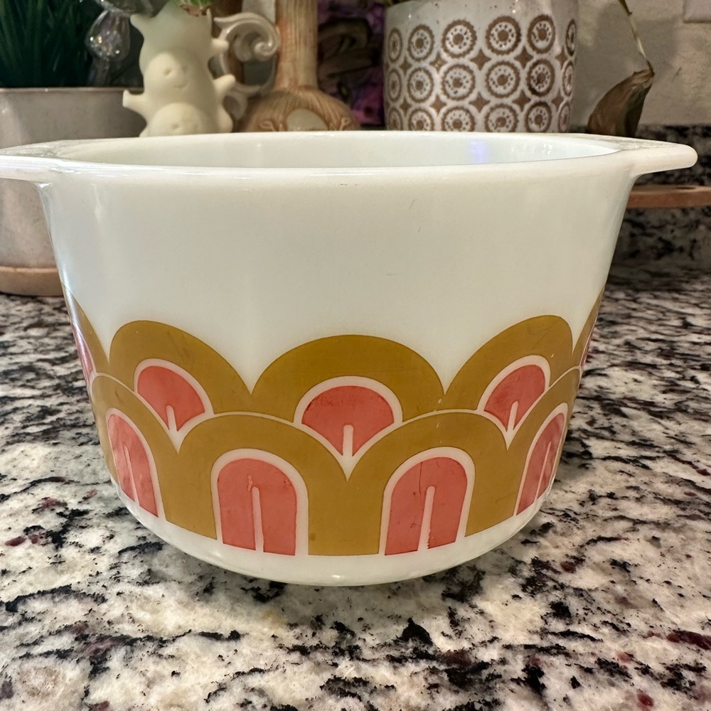 1971 Pyrex Decorated Straight Sided Mixer Bowl in Orange brown arches